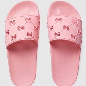 NIB Gucci women's rubber GG slide sandal pink